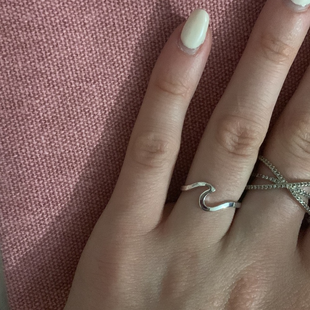Silver Wave Ring - Picture 3 of 3